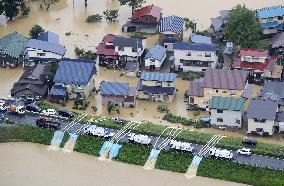 Heavy rain hits northeastern Japan