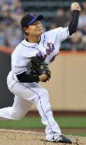 Takahashi blanks Yankees for 6 innings in Mets' loss