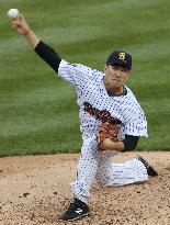 Yankees' Tanaka begins rehab in minor league