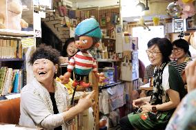 Puppeteer delights fans with live performance in Tokyo