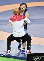 Olympics: Dosho celebrates her gold in women's wrestling