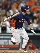 Aoki tallies 2,000 career hits