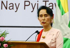 Myanmar's Suu Kyi calls for best path to democracy at forum