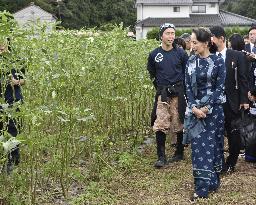 Suu Kyi visits Fukushima