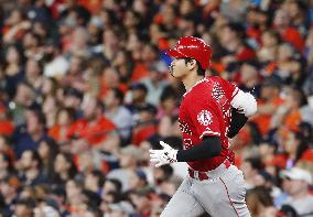 Baseball: Ohtani's birthday home run