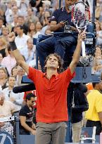 Federer wins 5th straight U.S. Open men's singles title