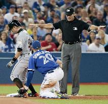 Ichiro triples against Blue Jays