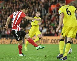 Yoshida scores as Southampton reach League Cup q'finals