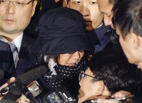 Key figure in S. Korea scandal appears at prosecutors' office