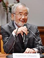 Nobel laureate Ohsumi wants young people to ask fundamental questions