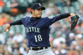 Baseball: Iwakuma gets no-decision in Mariners' win