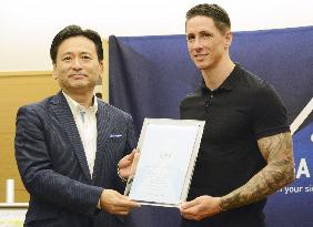 Football: Torres takes advisory role in Japan