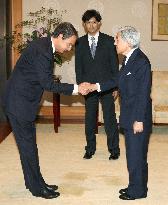 Zapatero meets with Japan emperor