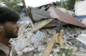 Japanese rescue workers in northern Pakikstan