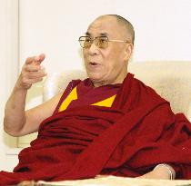 Dalai Lama attends international religious forum at Ise
