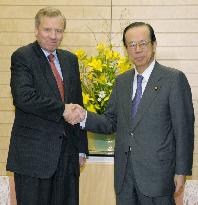 NATO chief talks with Prime Minister Fukuda