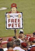 Pete Rose returns to spotlight at All-Star Game