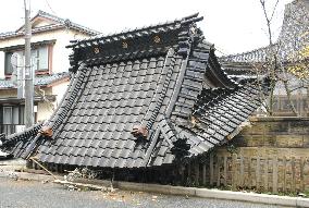 M6.9 quake in Noto -- Temple in Wajima buckles