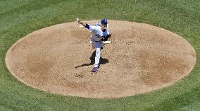 Maeda picks up 8th win as Dodgers beat Padres