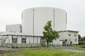 Water leak at research nuclear reactor suspended cancer therapy