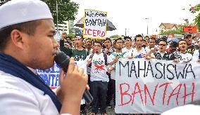 Malays rally to protect ethnic privileges