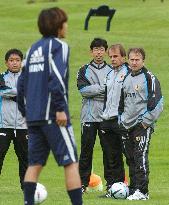 (1)Japan squad prepares for friendly matches