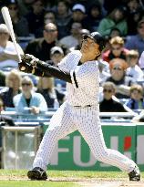 Yankees' Matsui marks 2000th career hit