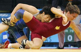 (2)Yoshida wins gold in women's 55kg freestyle wrestling