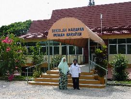 Malaysia school for pregnant teens