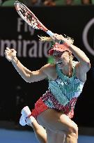 Kerber cruises into Australian Open q'finals