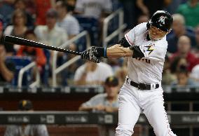 Ichiro goes 2-for-4 against Pirates