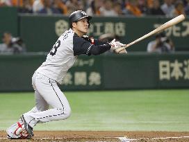 Baseball: S. Fujikawa leads Tigers over Giants