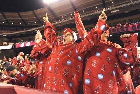 'Matsui' fleece paints Angel Stadium red