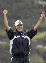 Jeon wins Salonpas World Ladies