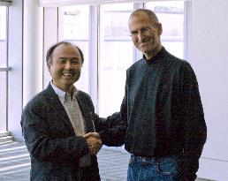 Softbank to launch Apple's new iPhone in Japan