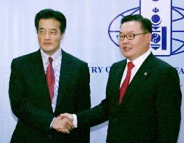 Japan's Okada meets with Mongolia's Zandanshatar