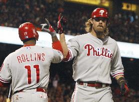 Phillies' Werth homers in Game 5