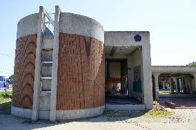 Miyagi stays distant from tsunami-hit school preservation