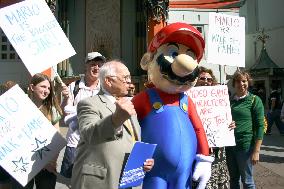 Nintendo character Mario seeks honors on Hollywood Walk of Fame