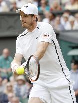 Murray cruises into 2nd round at Wimbledon