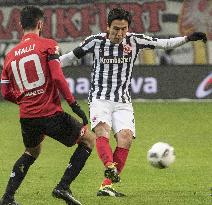 Soccer: Japan captain Hasebe earns contract extension with Frankfurt