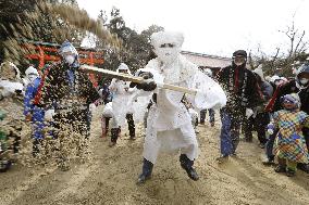 Sand-throwing festival in Nara