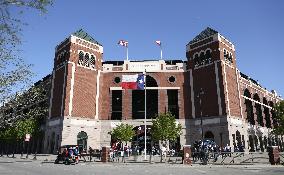 Baseball: Globe Life Park