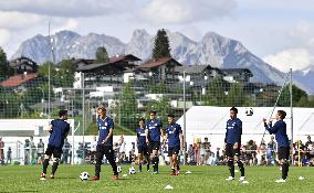 Football: Japan's World Cup squad in Austria