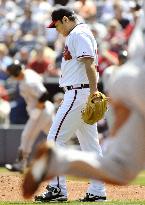 Atlanta pitcher Kawakami takes 1st loss in MLB