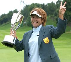 Fujii beats Kimura in playoff to win Promise Ladies