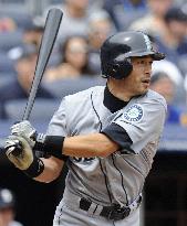 Ichiro slams 2 homers against Yanks