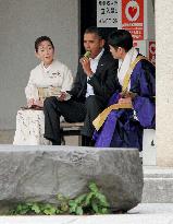 Obama visits Kamakura, his place of memories