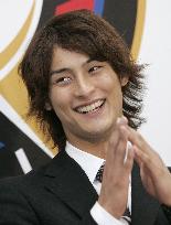 Darvish youngest to reach 200 mil. yen in annual salary