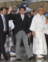 Abe visits Meiji Jingu shrine instead of Yasukuni